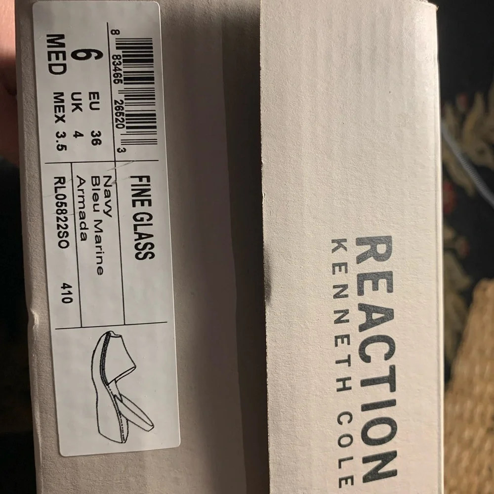 🌊KENNETH COLE REACTION FINE GLASS SANDALS🌊 - Picture 5 of 5